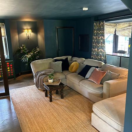 Chichester Retreat With Large Private Mature Garden Exterior photo