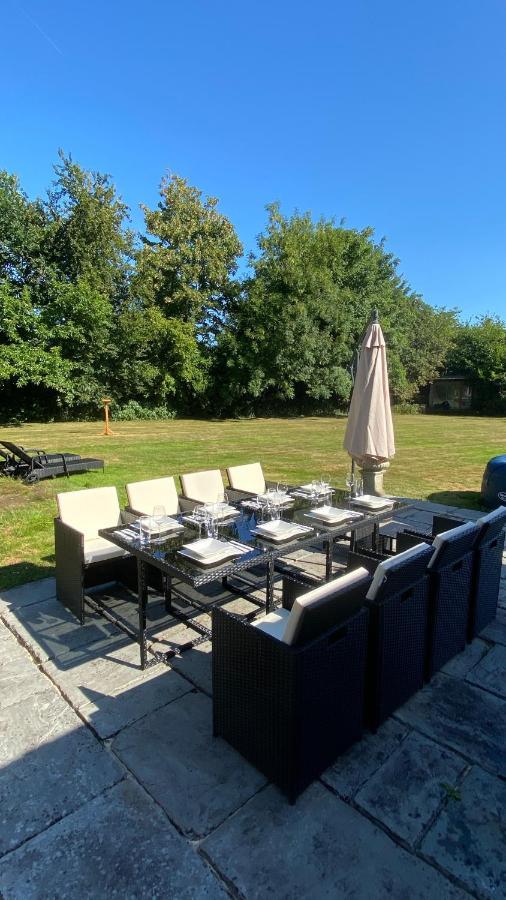 Chichester Retreat With Large Private Mature Garden Exterior photo