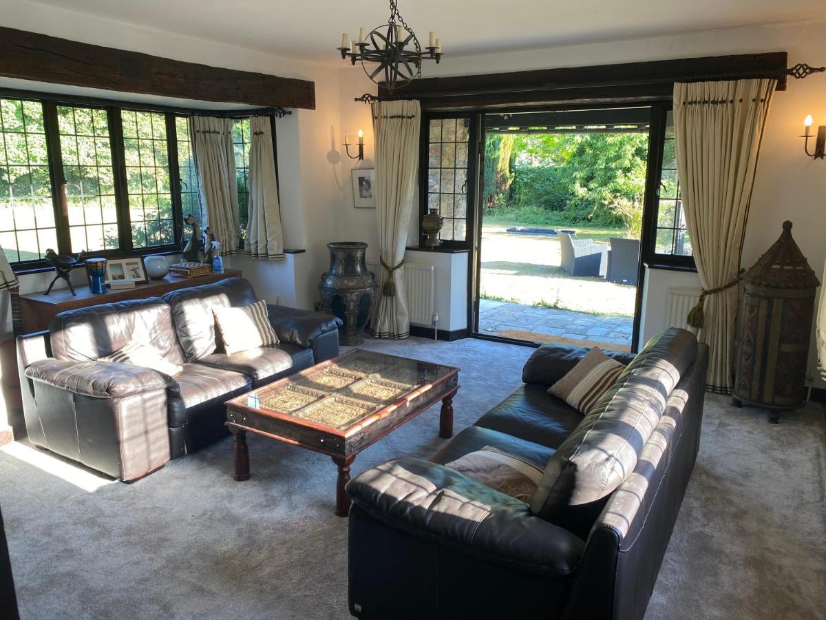 Chichester Retreat With Large Private Mature Garden Exterior photo