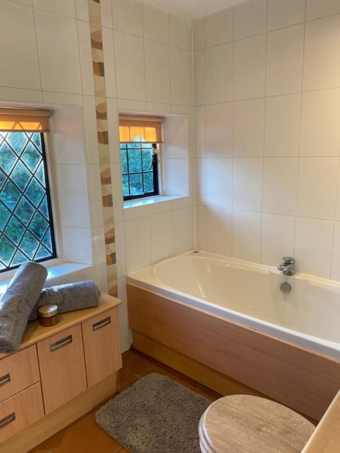 Chichester Retreat With Large Private Mature Garden Exterior photo