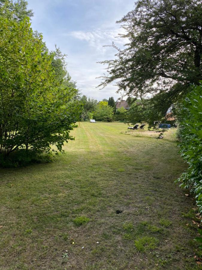 Chichester Retreat With Large Private Mature Garden Exterior photo