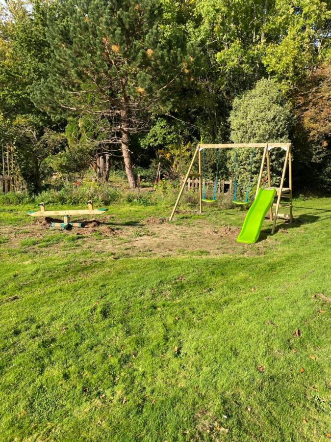 Chichester Retreat With Large Private Mature Garden Exterior photo