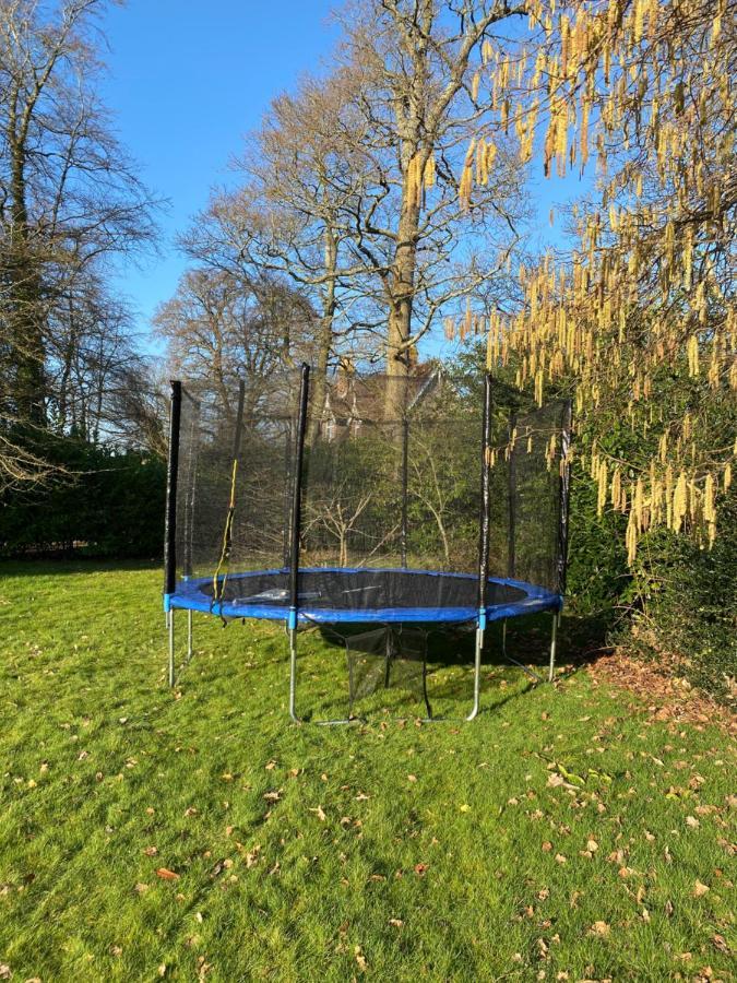 Chichester Retreat With Large Private Mature Garden Exterior photo