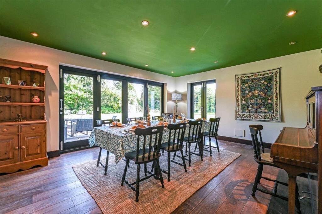 Chichester Retreat With Large Private Mature Garden Exterior photo