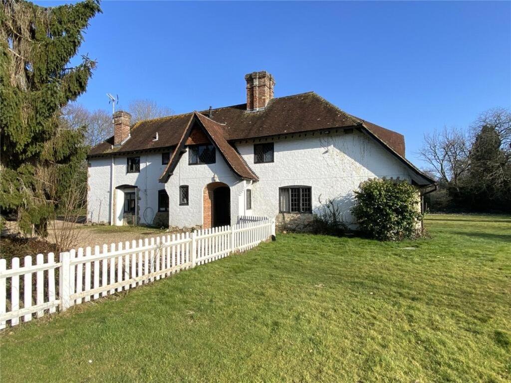 Chichester Retreat With Large Private Mature Garden Exterior photo